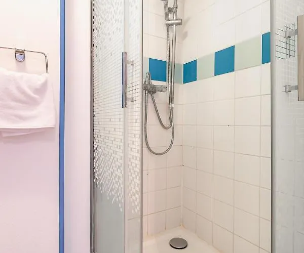 Le Godrans, En Plein Centre De アパート